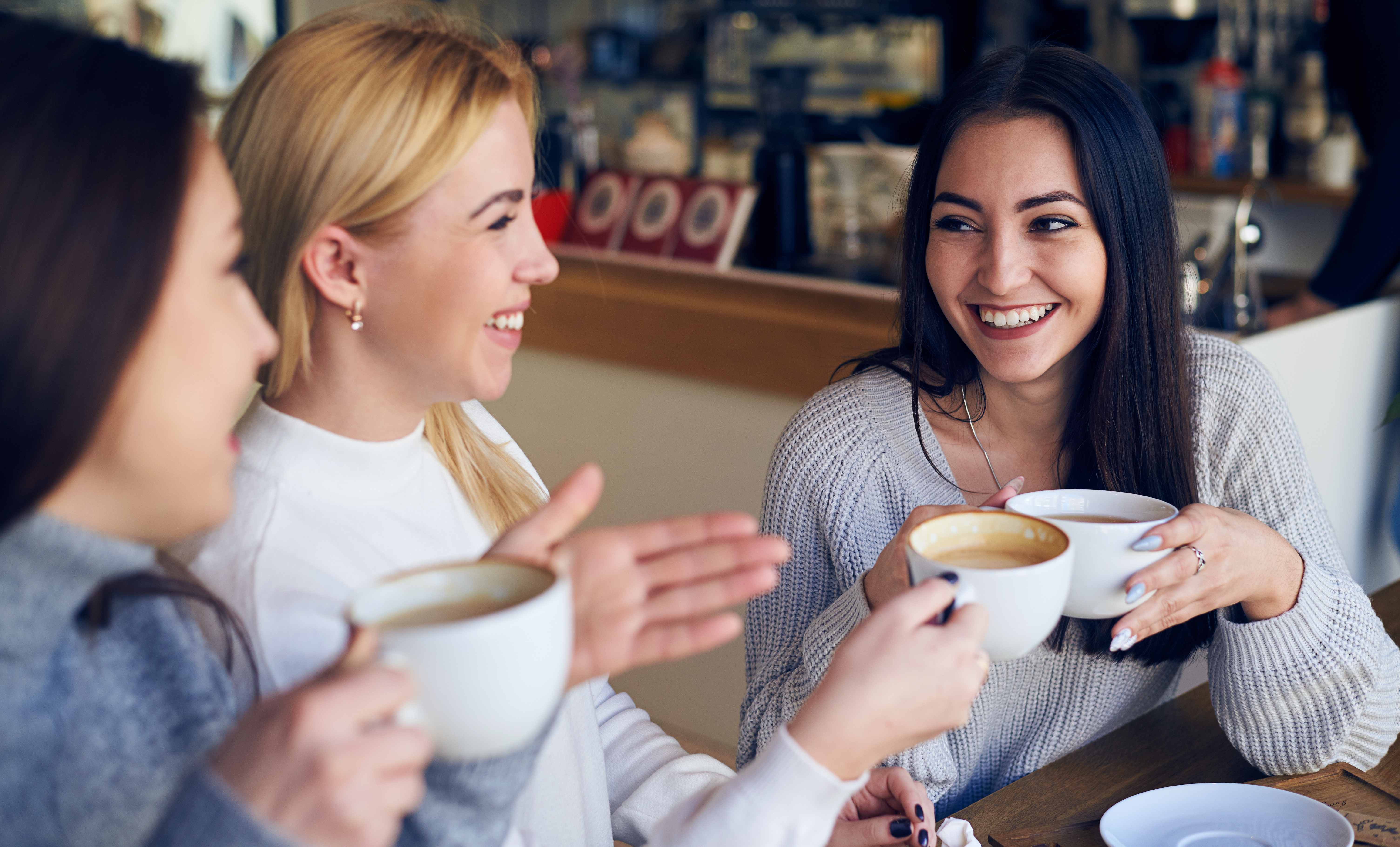 Freundinnen im Café